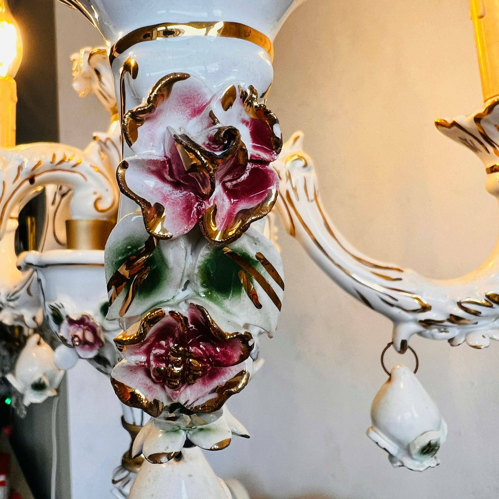 photo furniture Porcelain Chandelier, Vintage Home Lighting, Capodimonte Style.