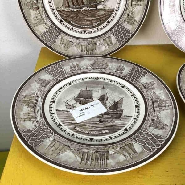 Vintage Collectible Plates Wedgwood Of Etruria And Barlaston, 6 Pieces Ships photo for sale