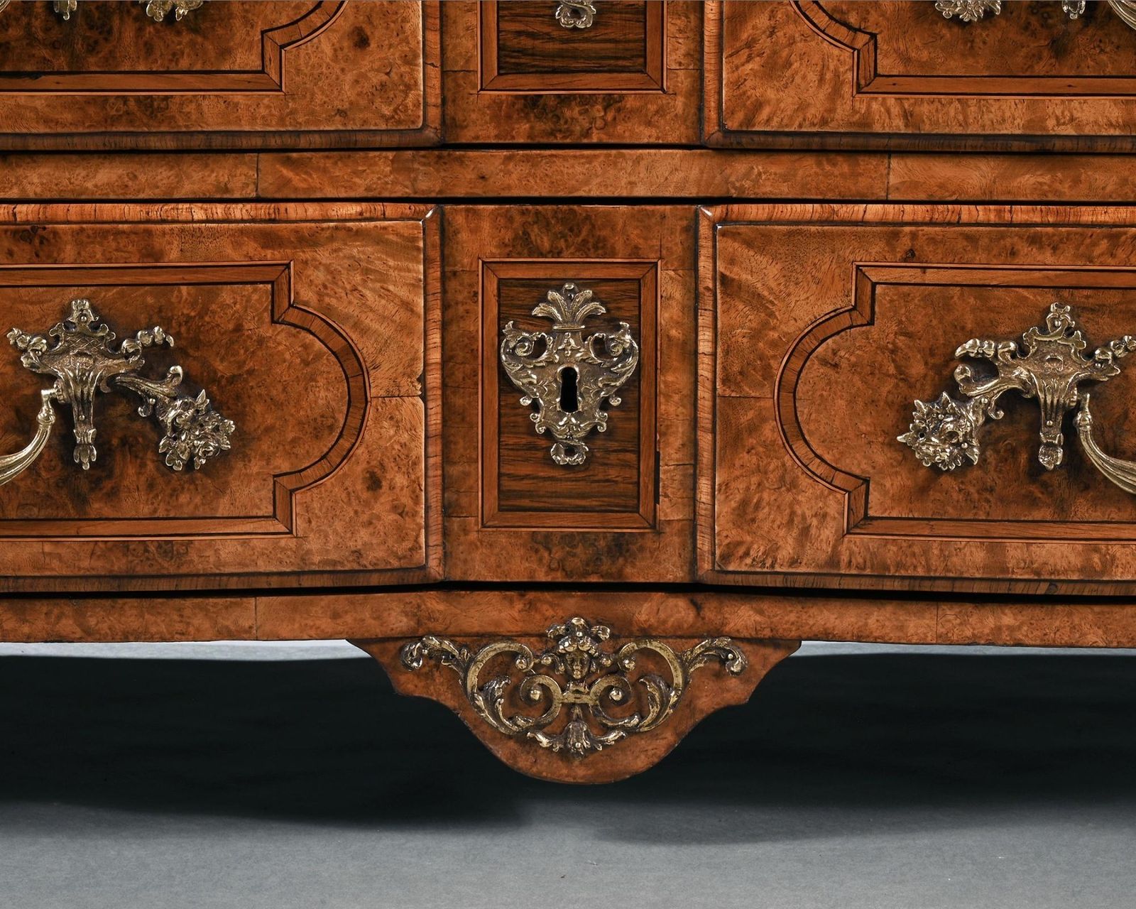 Early 18th Century Regence Burr Maple Commode Attributed To Thomas Hache Of Grenoble photo Furniture