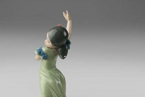 Porcelain Dancing Lolita Figurine From Lladro, Spain, 1950s photo vinterior