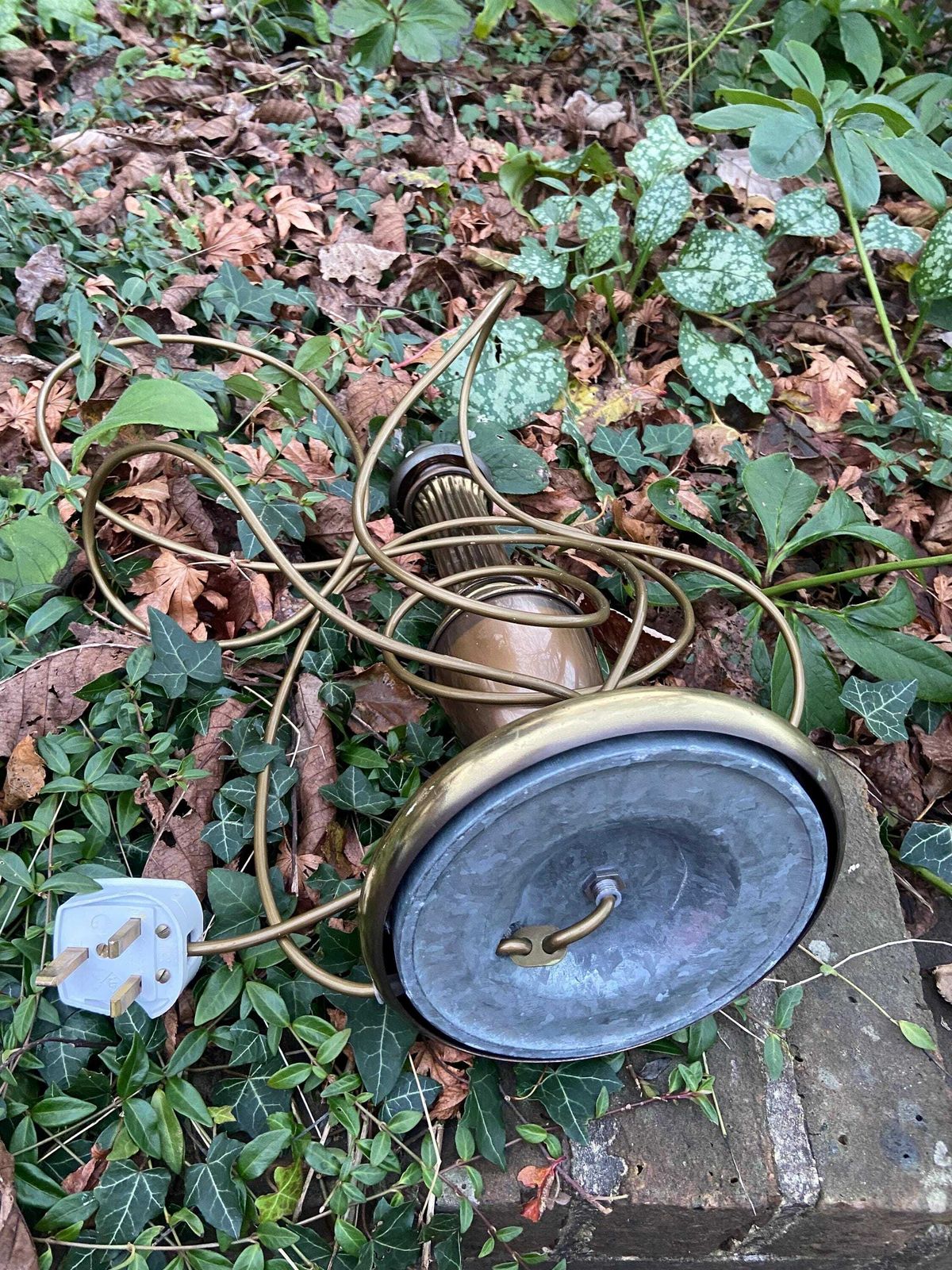 photo for sale Wonderful Two Tone Brass Metal Vintage Table Lamp, 1970s   Antique Looking Finish   Working