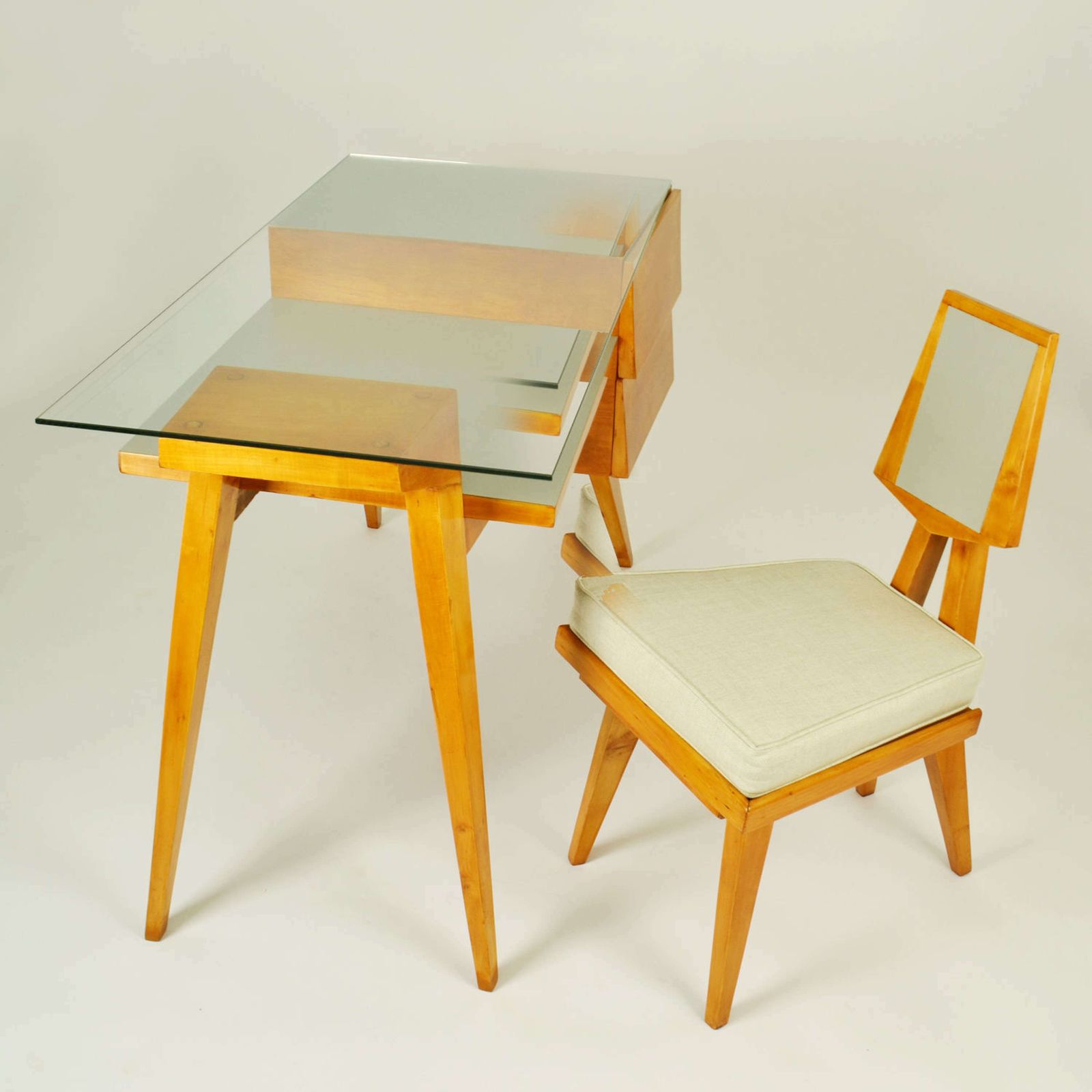 Italian 1950's Desk And Chair In The Manner Of Gio Ponti photo for sale
