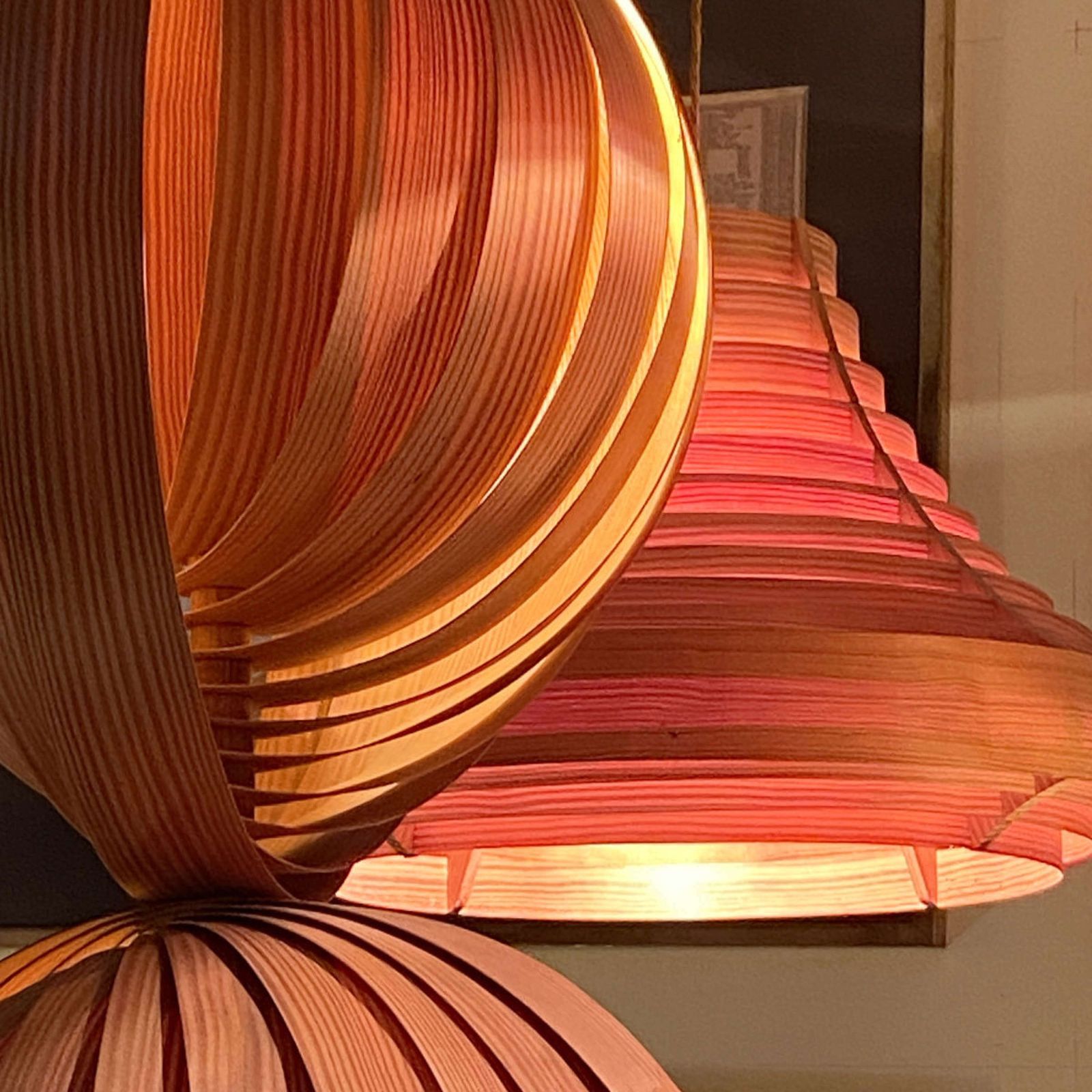 photo vinterior Groupe Of Large Hans Agne Jacobsson Plywood Lamps