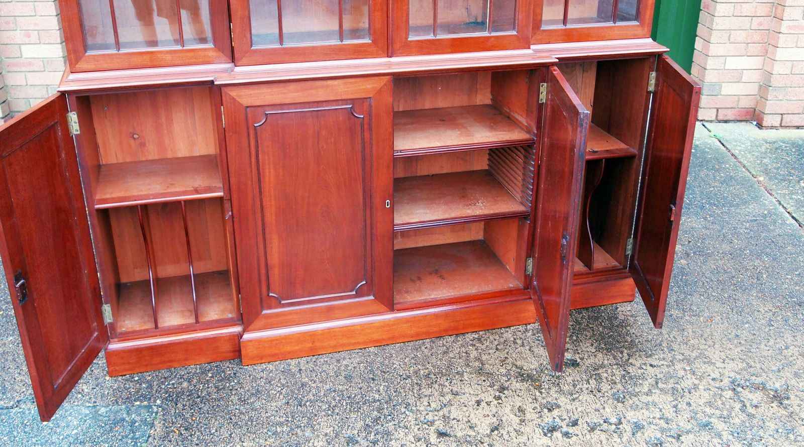 Georgian Mahogany Breakfront Library Bookcase (England, Circa 1800) photo 14000.0