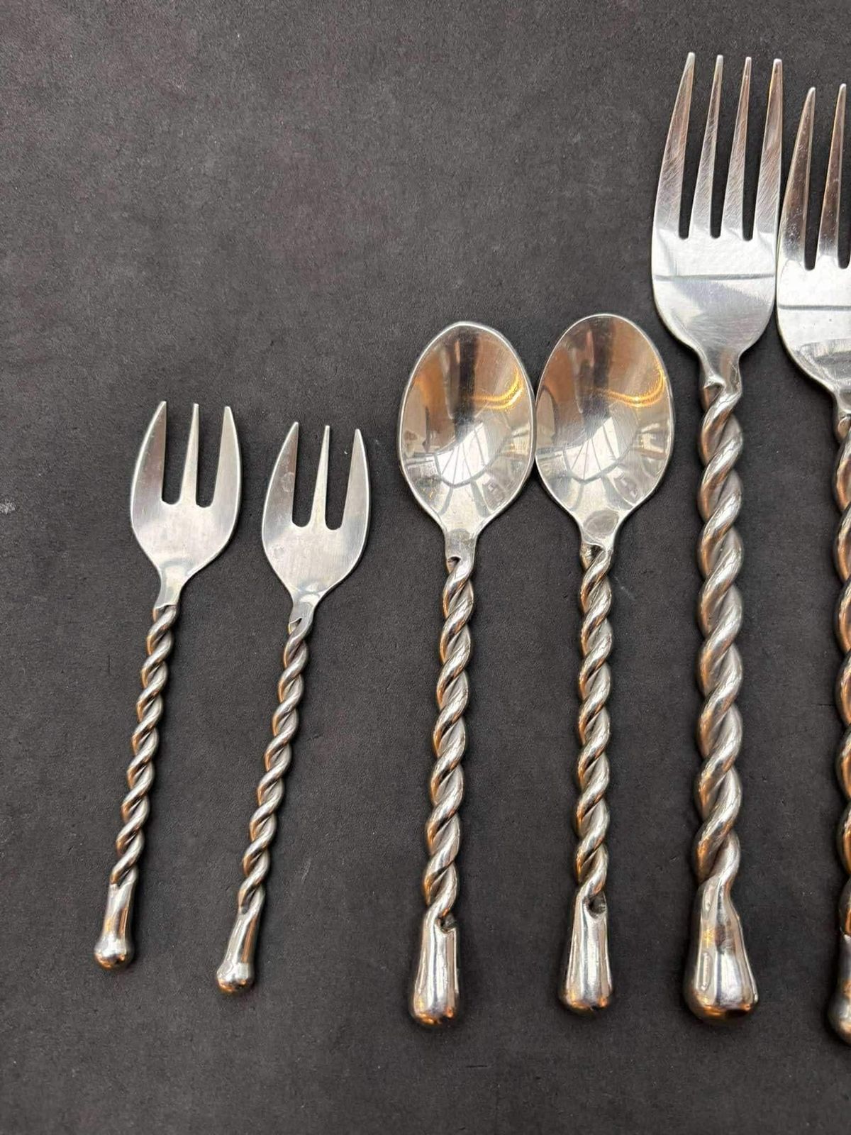photo furniture Set Of 8 Flatware Forged Cutlery French Spare Twisted Brutalist Decor Medieval Style Gift Postmodern Replacement Single Flatware