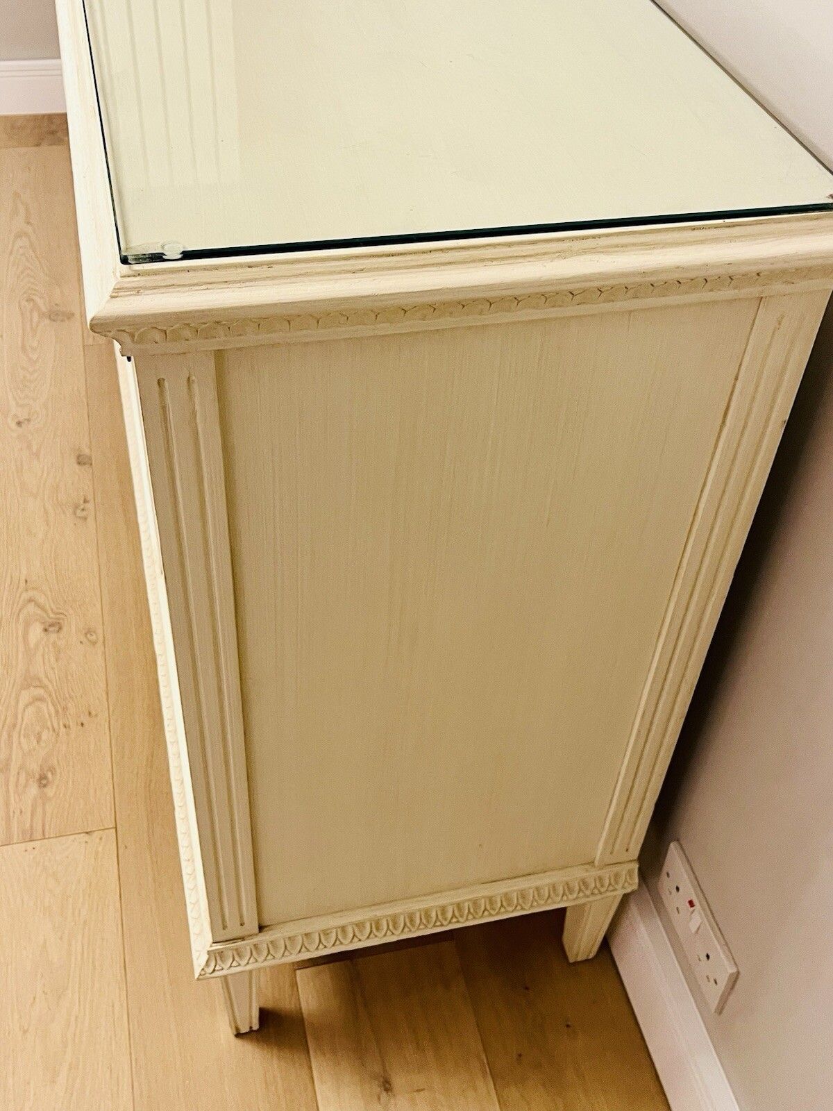 375.0 Vintage Cotswold Company Scandinavian Gustavian 3 Door Painted Side Board Glass Top County photo