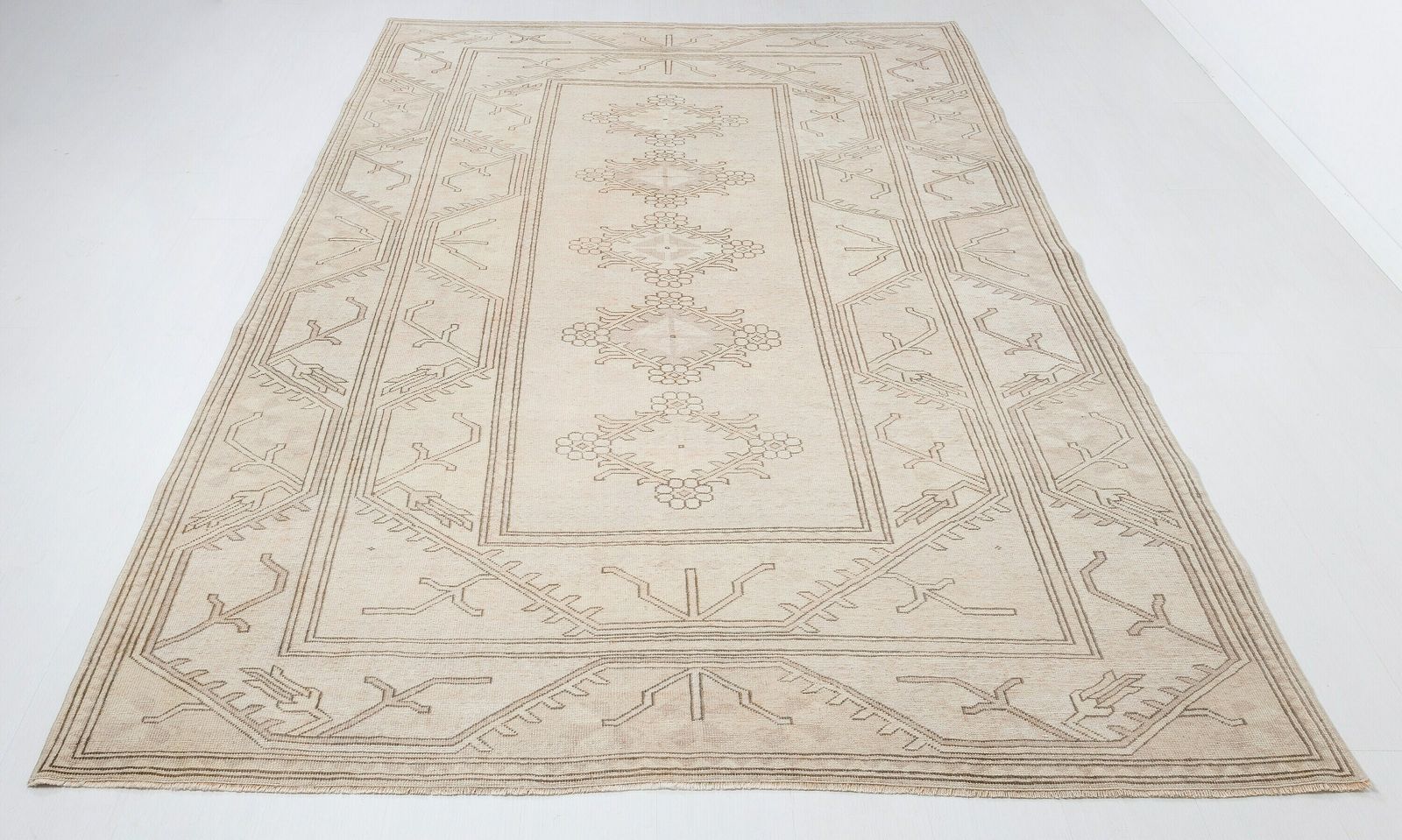 photo furniture Vintage Rug, Neutral Turkish Rug, Unique Area Rug, Wool Rug, Living Room Rug, Handmade Rug, Antqiue Rug, Primitive Rug