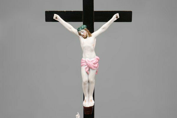 Holy Water Font In Porcelain With Crucifix From Vieux Andenne, Belgium, 20th Century photo Home Decor
