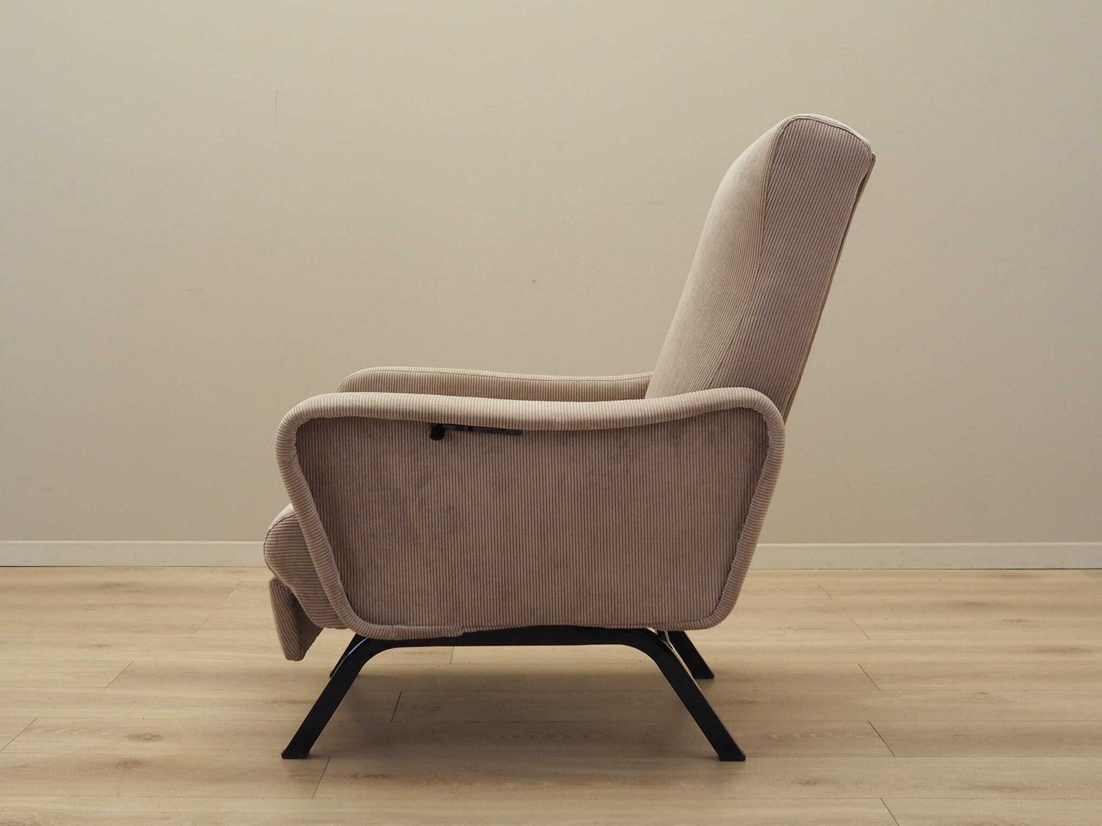 Adjustable Armchair, Italian Design, 1970s, Production: Italy photo Furniture