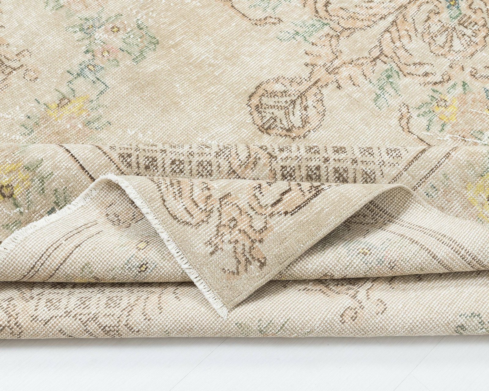 photo furniture 6x9 Turkish Rug, Antique Vintage Rug, Handmade Rug, Turkish Rug, Neutral Rug, Low Pile Rug, Faded Rug,Living Room Rug,Unique Area Rug, A4367