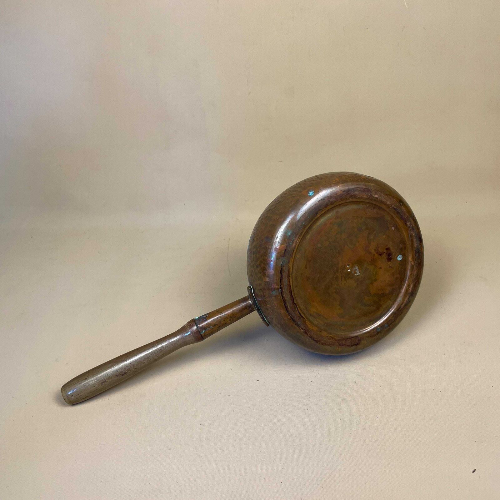 Antique Metal Hammered Copper Pan Vintage Fireside Wooden Handle Cottage Aged Saucepan Kitchen Retro photo buy