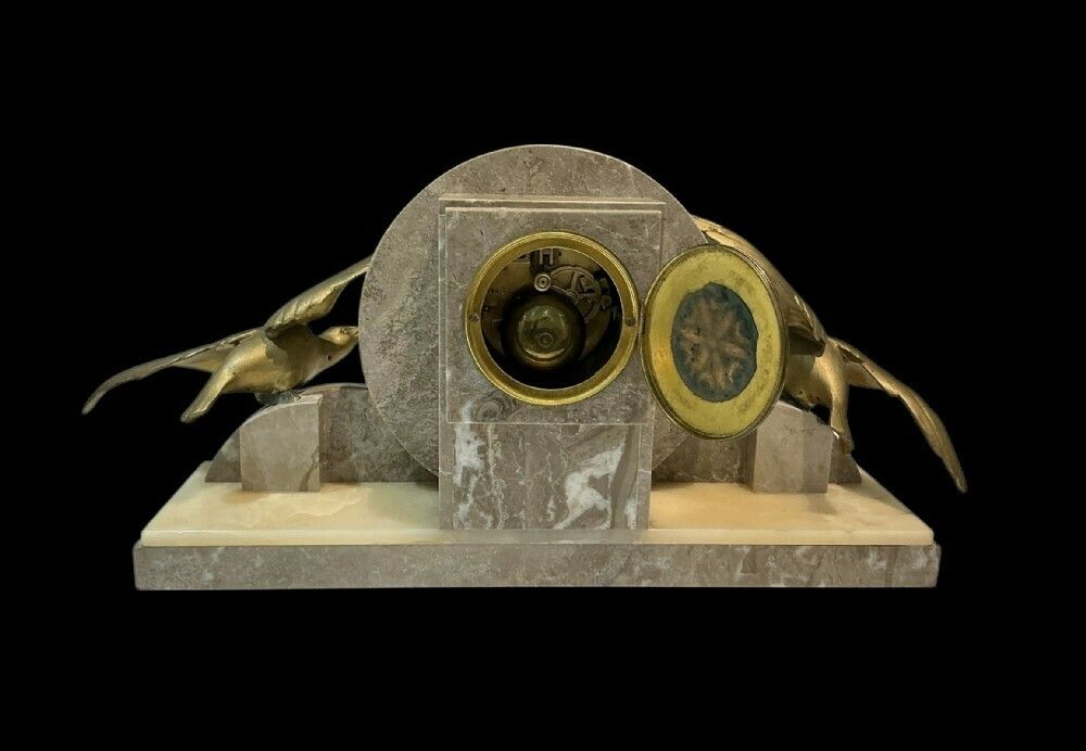 Art Deco French Clock photo vinterior