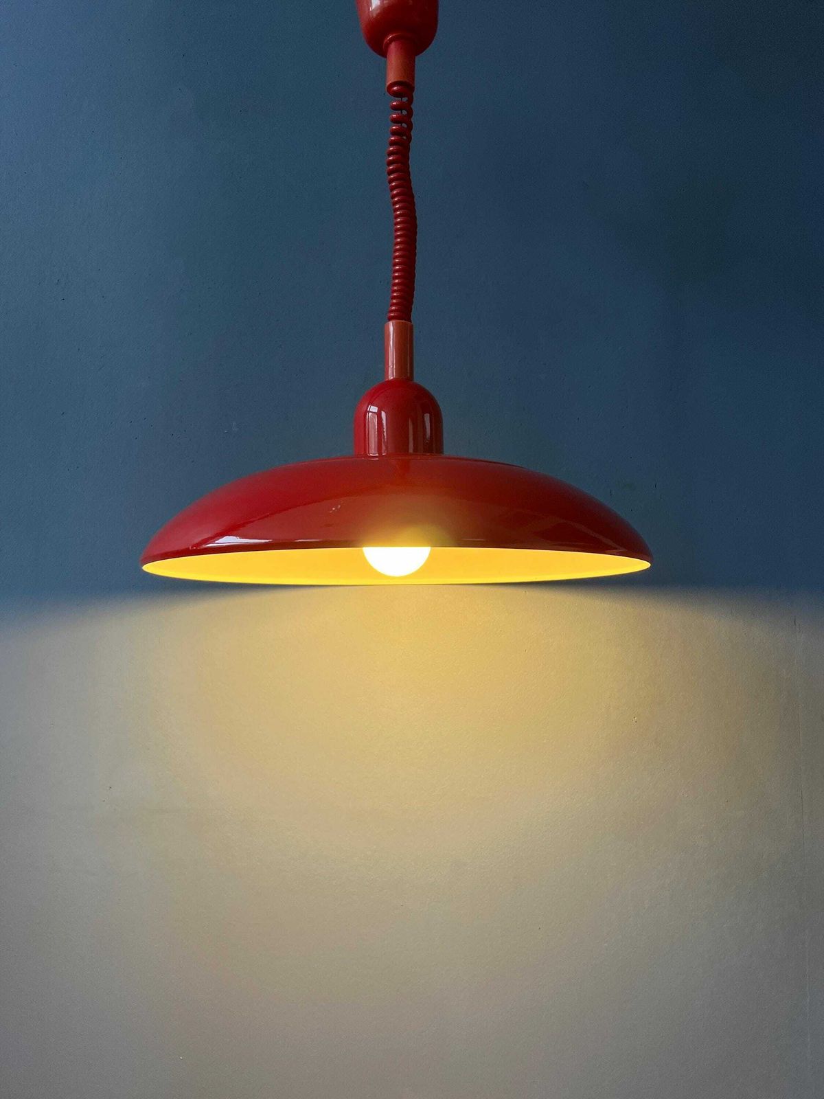 Vintage Rode Metalen Space Age Hanglamp photo for sale