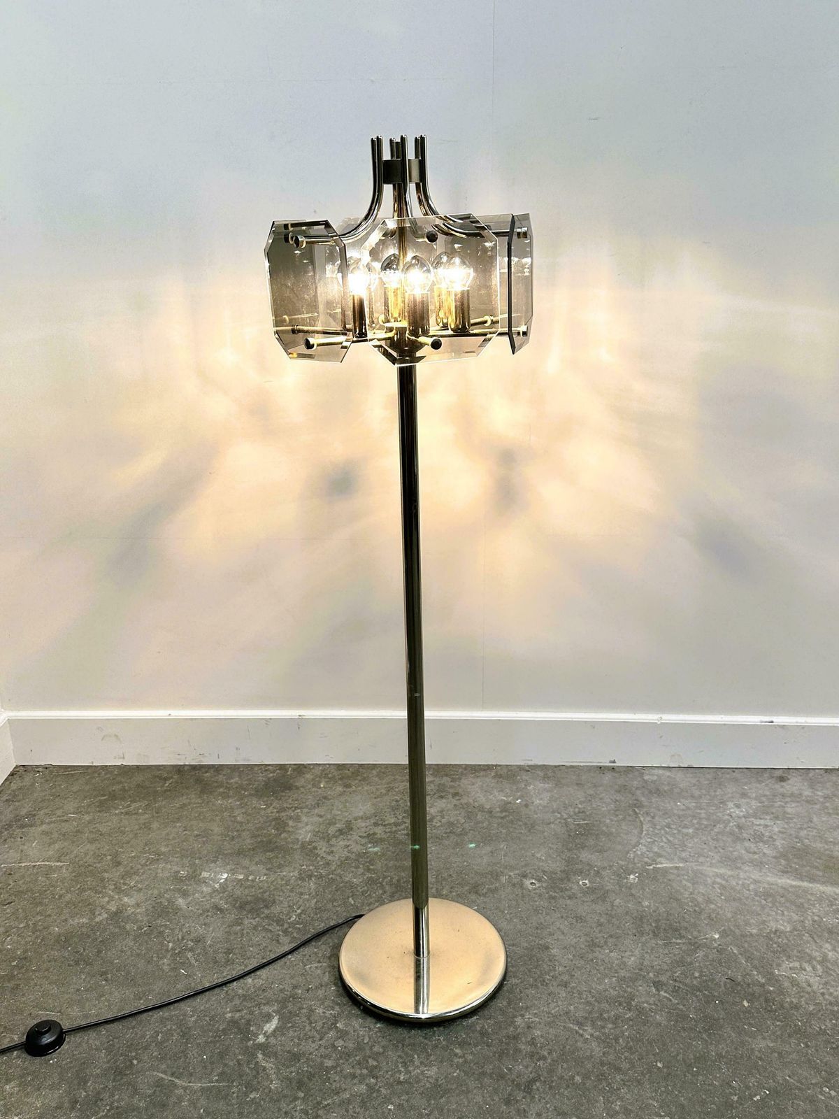 Luigi Colani Chromen Vloerlamp Uit De Jaren 70. photo furniture