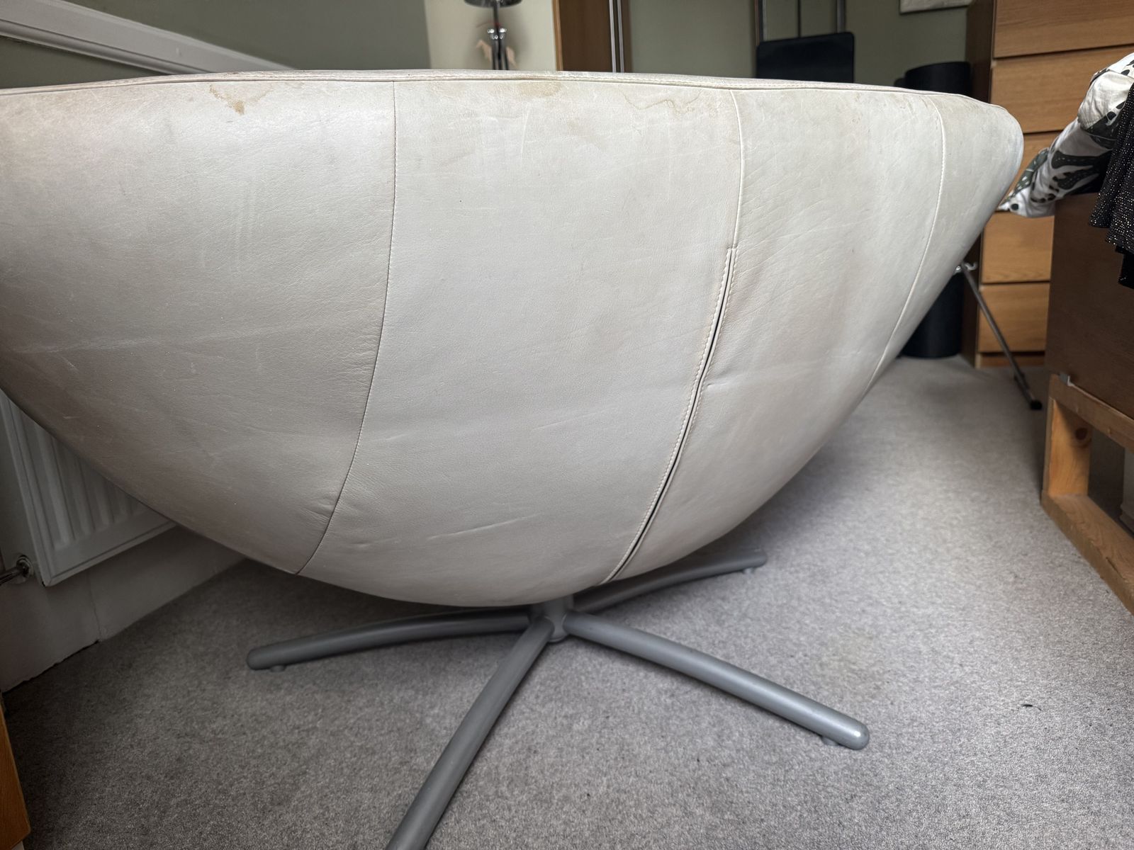 Vintage Gerard Van Den Berg Swivel Chair In Cream Napa Leather, With Matte Chrome Base photo for sale