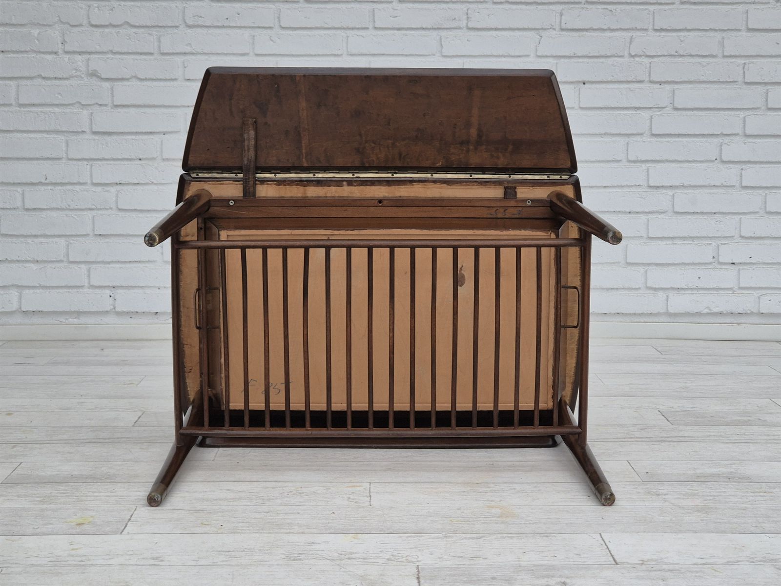 1950s, Danish Foldable Table  Original Condition. photo vinterior