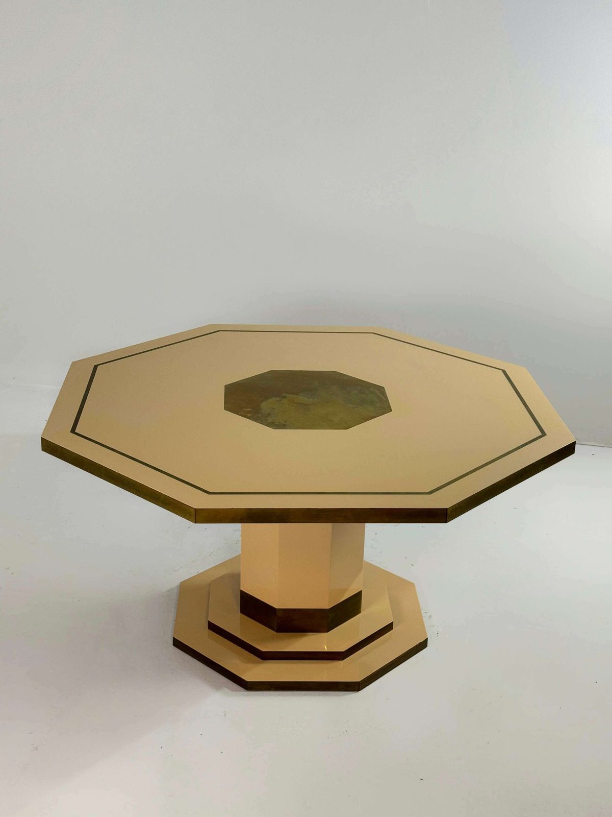 Achthoekige Eettafel Met Crèmelak En Messing, Jc Mahey, 1980 photo furniture