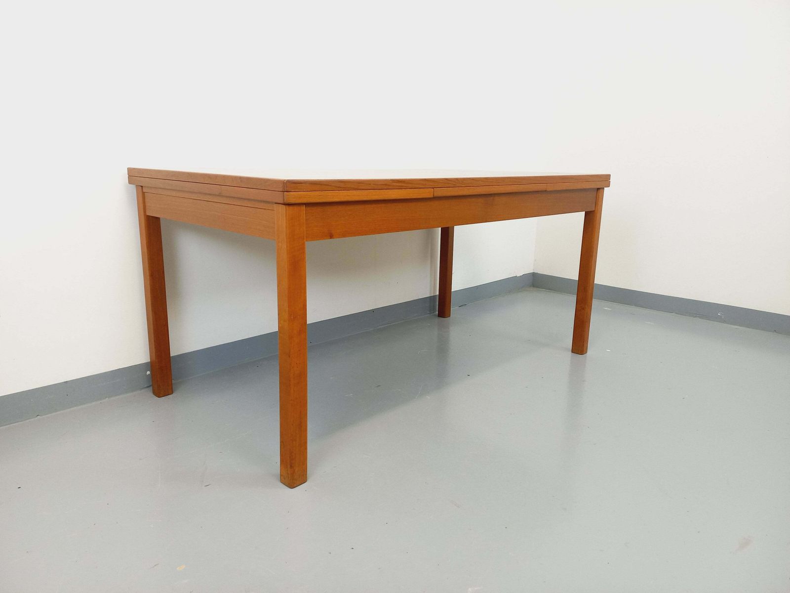 Mobilier Table scandinave rectangulaire en teck photo