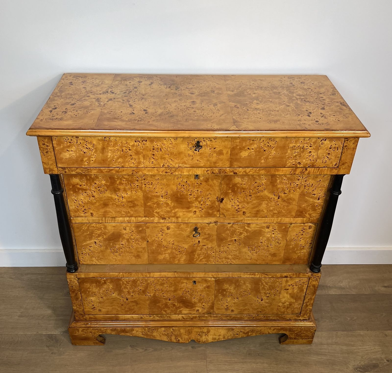 Small Biedermeier Style Chest Of Drawers With Four Drawers In Speckled Maple