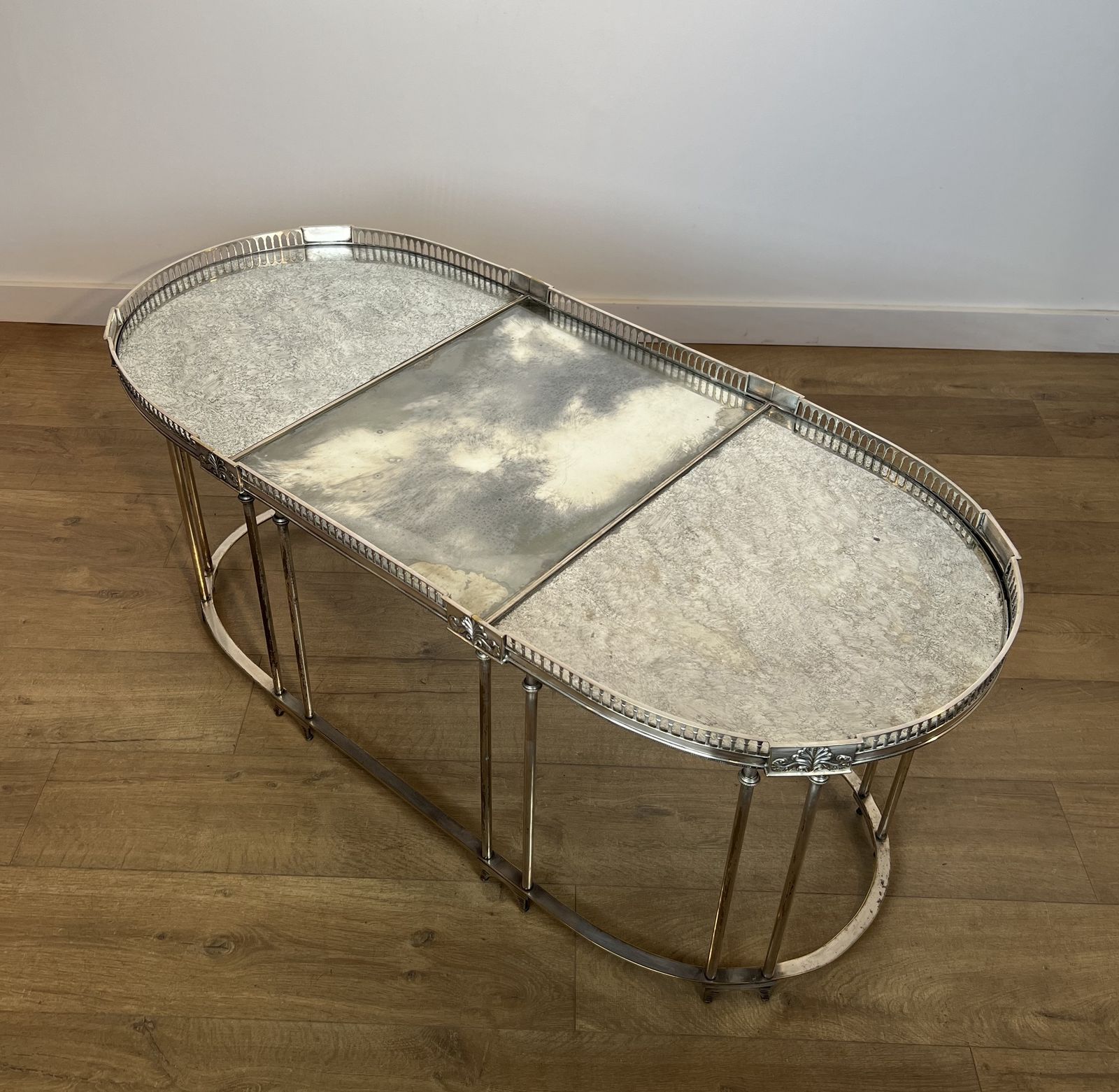 photo vinterior Neoclassical Style Coffee Table In Silver Metal And Aged Mirror Tops