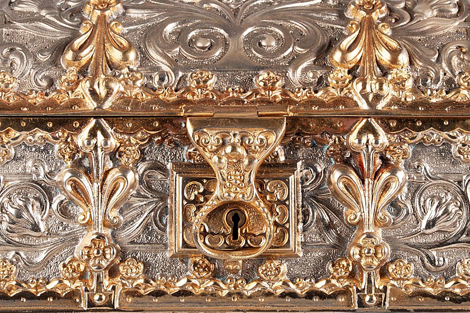 1900s Jugendstil Golden And Silver Brass Jewelry Casket With Blue Velvet Lined Interior By Erhard & Söhne, Germany photo vinterior
