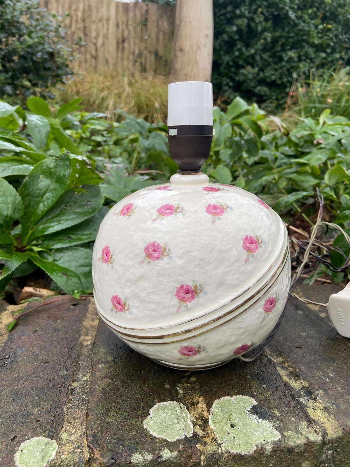 1950s Rounded Crackle Glaze Ceramic Lamp With Roses And Unusual Gold Band (Hughes Of Longport) photo vintage
