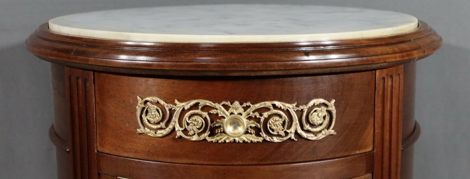 Small Mahogany Drum Table, Louis XVI Style – Late 19th Century photo vinterior
