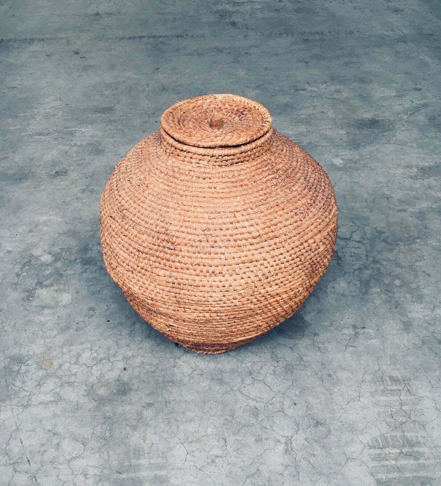 Begin 20e Eeuw Folk Art Primitieve Xl Straw Basket photo 900.0
