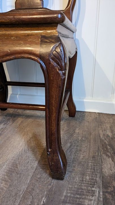 Queen Anne Style Wooden Dining Chair photo 149.0