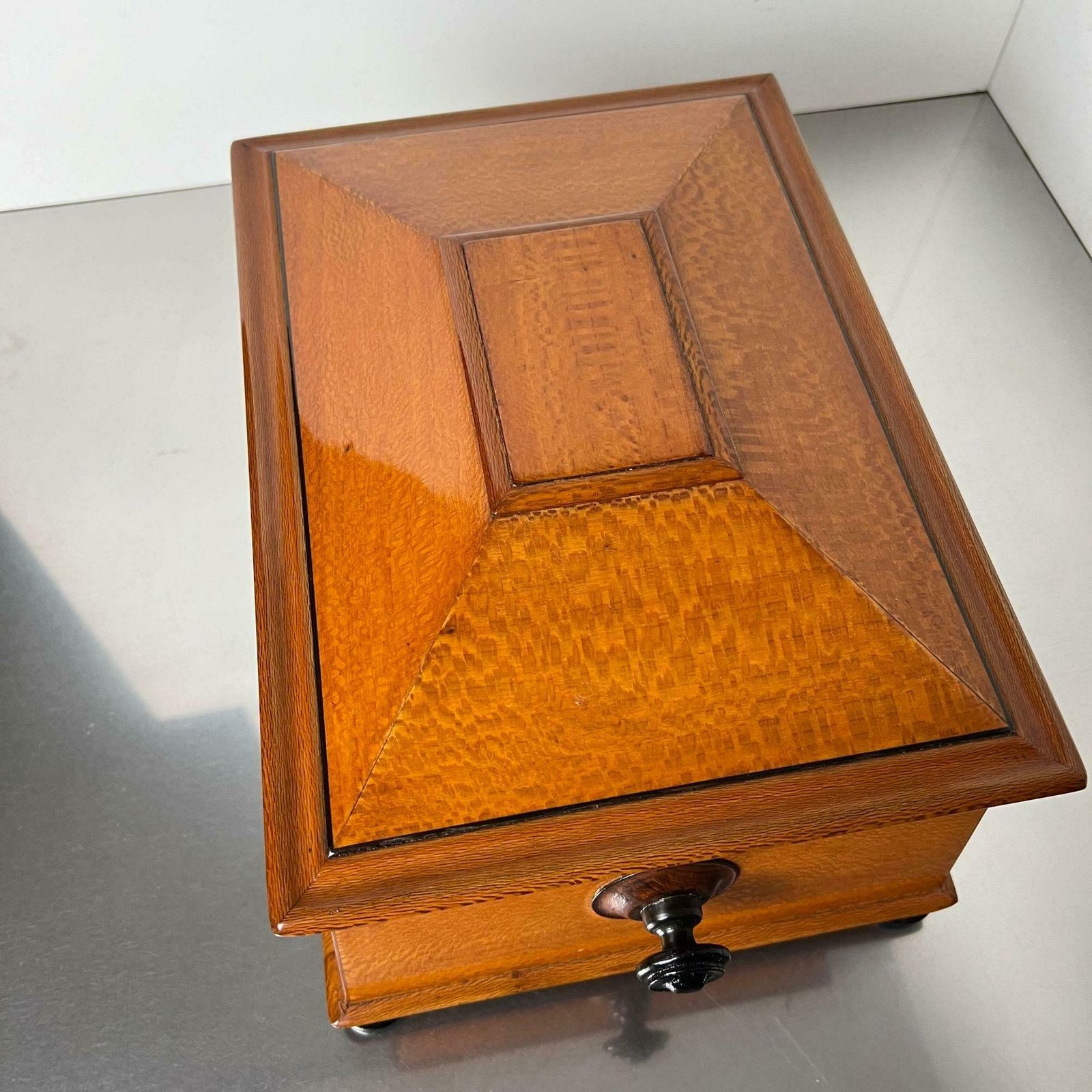 photo furniture Historicism Box, Floral Ash Veneer, Rosewood, Austria Circa 1880