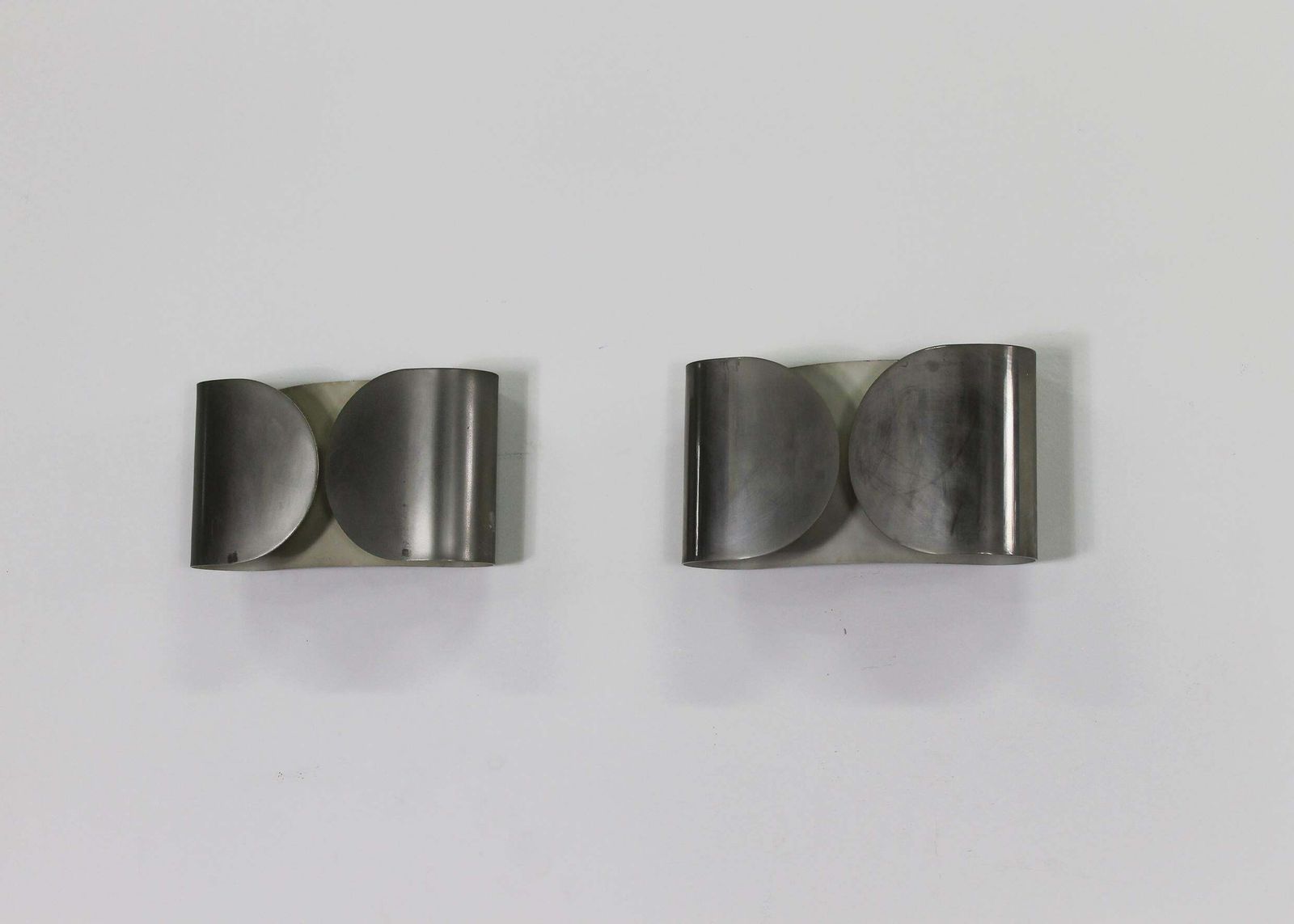 Tobia Scarpa Set Of Two Foglio Wall Lamp In Nickel Plated Metal By Flos 1966 photo furniture