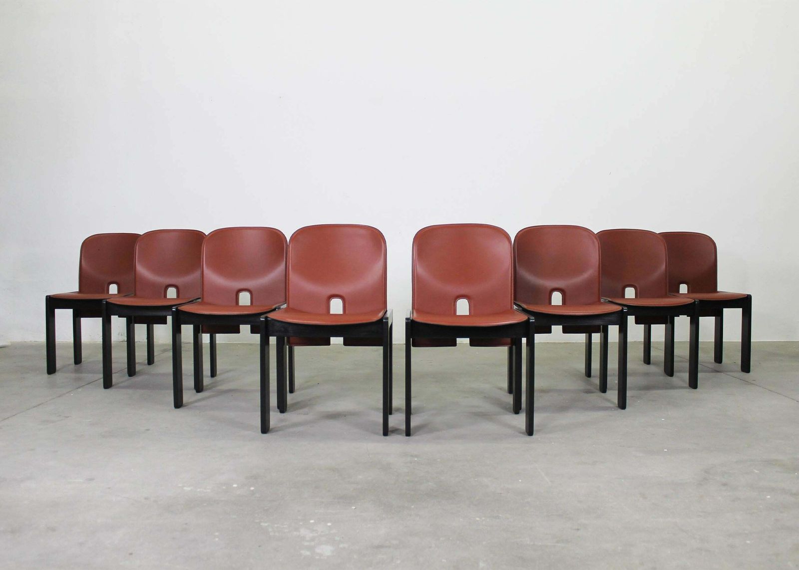 Tobia & Afra Scarpa Set Of Eight 121 Chairs In Wood And Leather By Cassina 1970s photo for sale