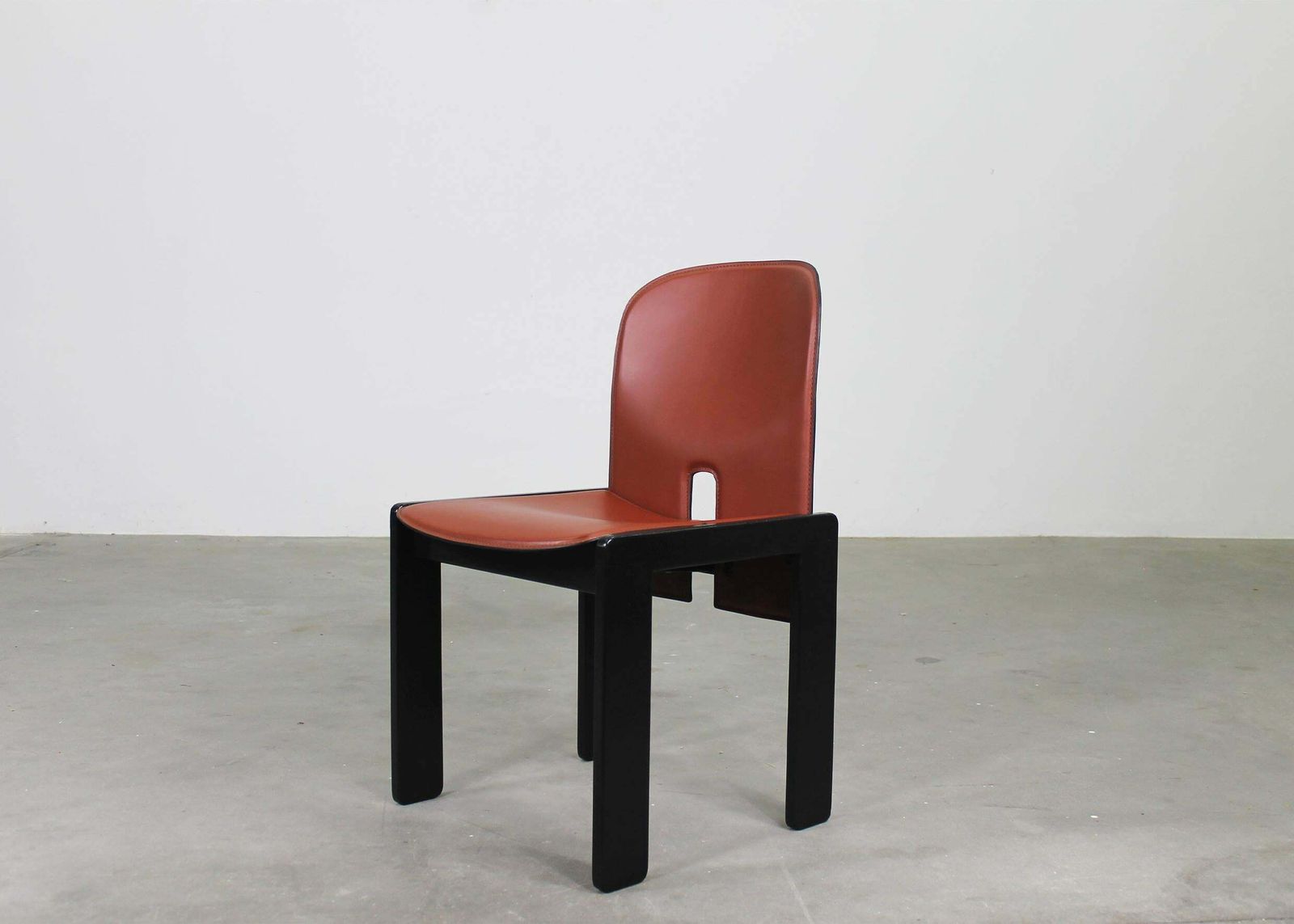 photo for sale Tobia & Afra Scarpa Set Of Eight 121 Chairs In Wood And Leather By Cassina 1970s