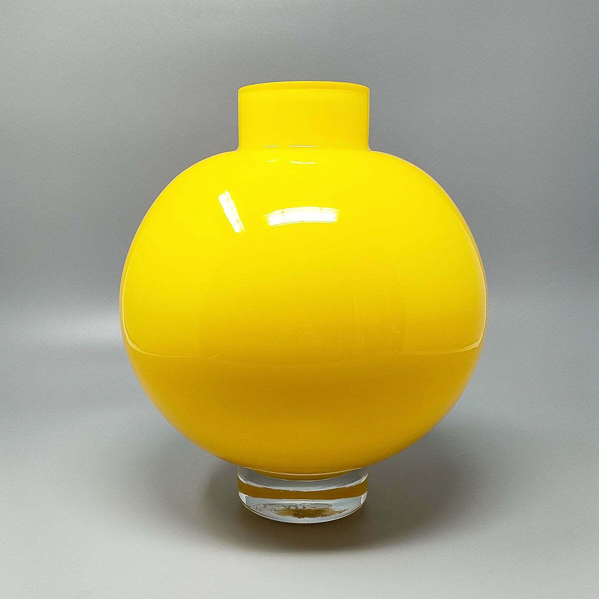 1970s Gorgeous Yellow Vase By Ind. Vetraria Valdarnese. Made In Italy photo furniture