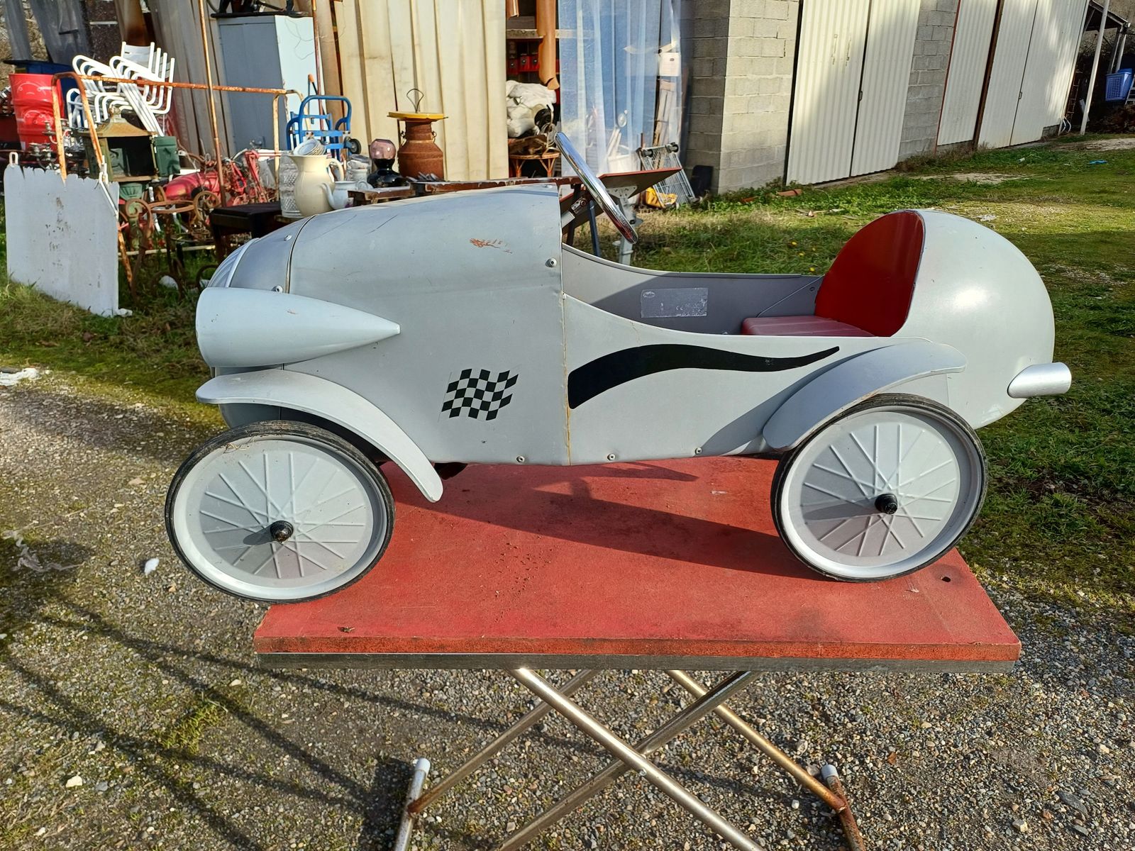286.0 Metal Pedal Car photo