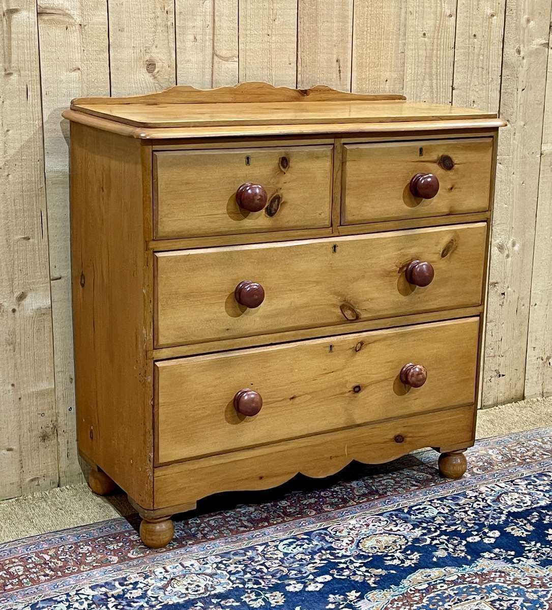 English Fir Chest Of Drawers From The End Of The 19th Century photo 1099.0