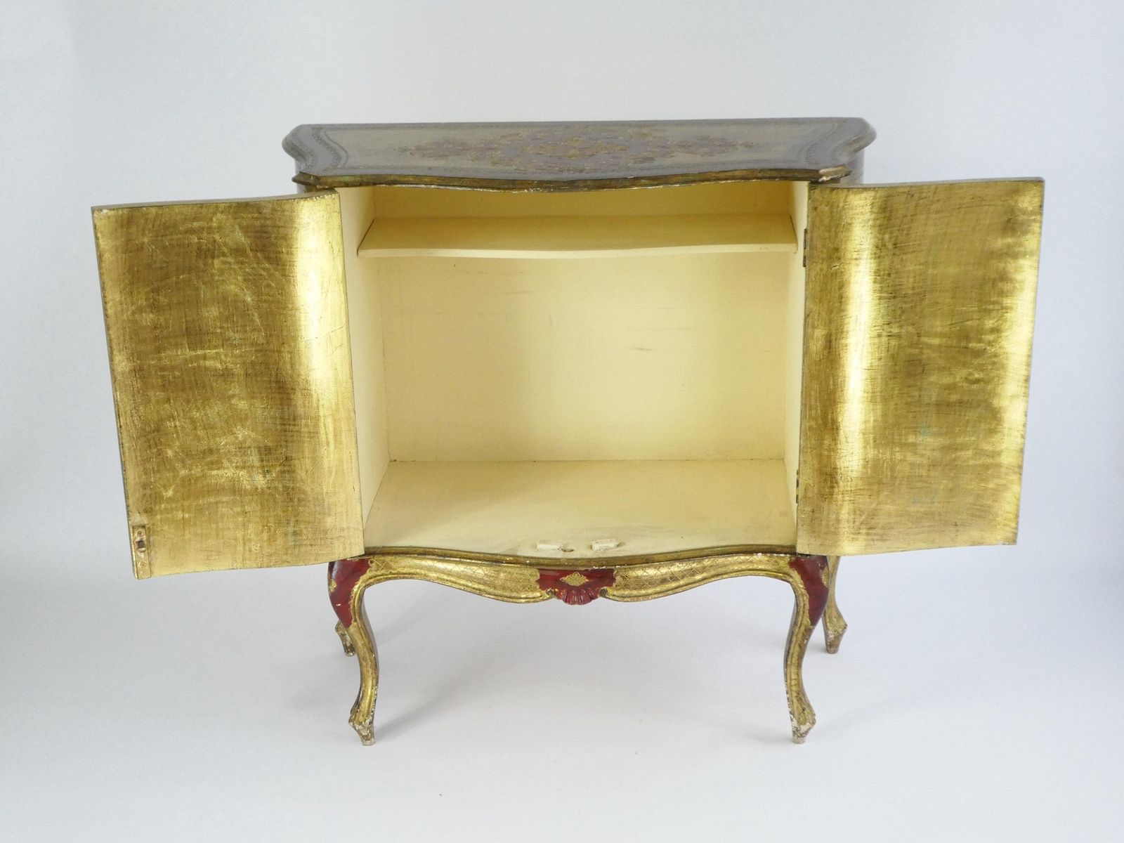 Large Florentine Wooden Chest Of Drawers, Italian Gold Gilt Hollywood Regency Red Dresser, Cabinet Hallway Furniture, Entryway Table photo vinterior