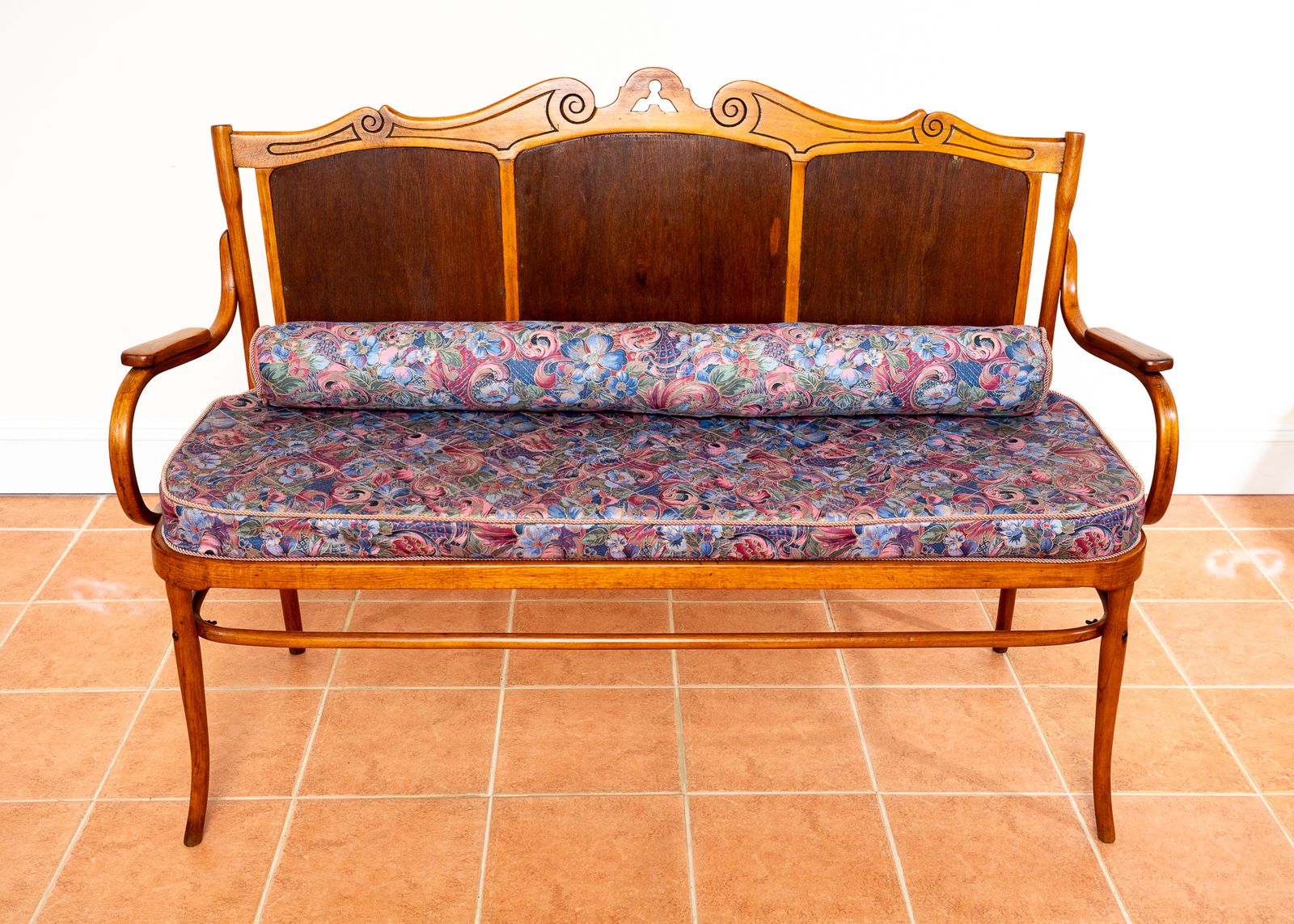 3500.0 J&J Kohn Art Nouveau Bench Bentwood 3 Seater Vienna Secession J J Kohn Austrian Two Tone Beech Wooden Bistro Thonet Style 1890s 1900s photo