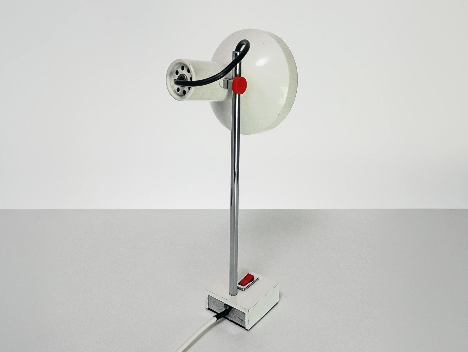 White & Chrome Vintage Mid Century Lamp With Red Details, Height Adjustable, 1960's: Stylish Illumination For Home Decor photo 155.0