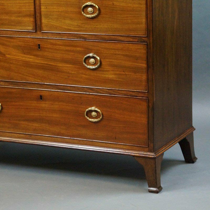 A Superb Gillows Secretaire Chest photo vinterior
