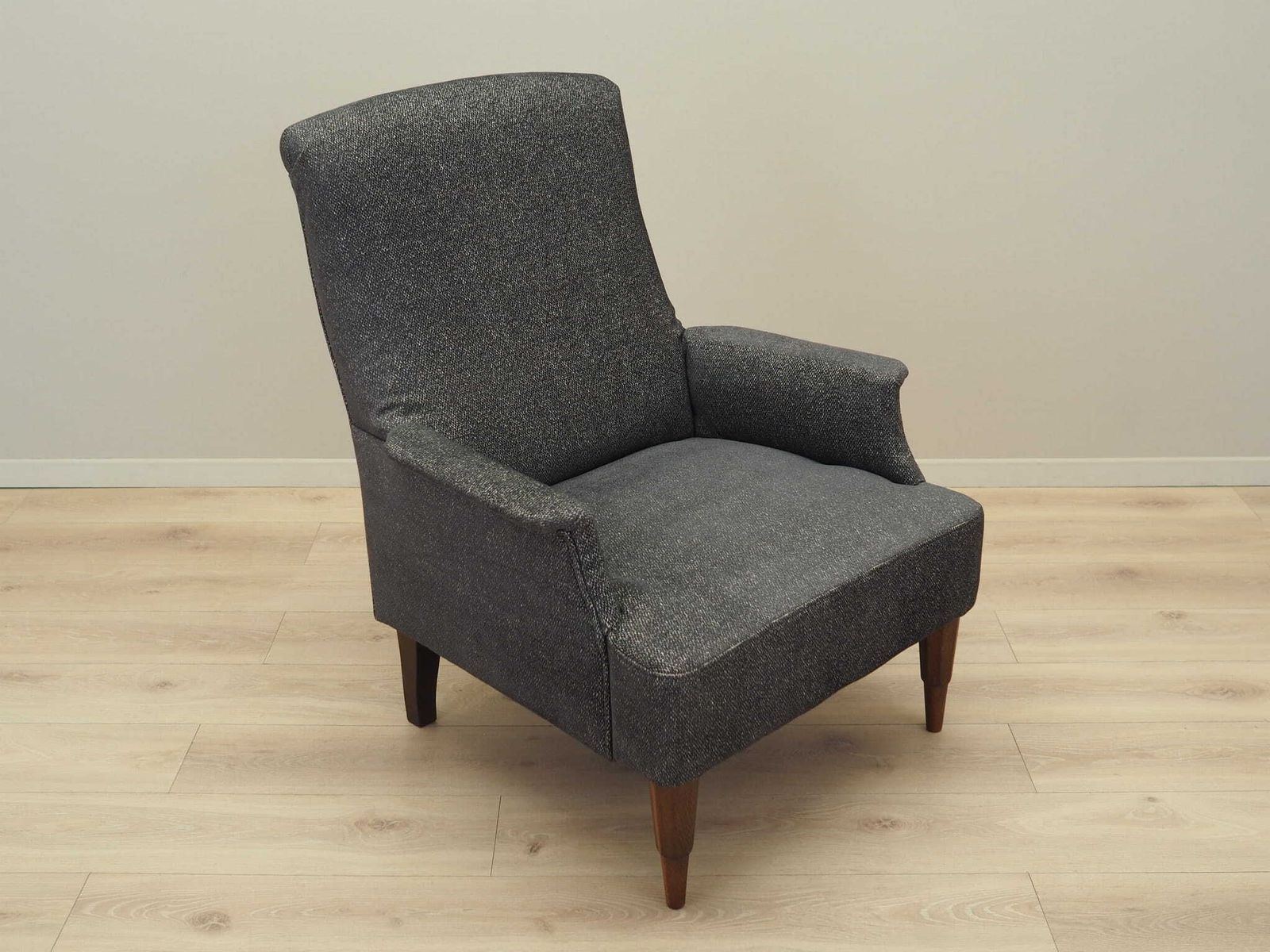photo furniture Grey Armchair, Italian Design, 1970s, Production: Italy