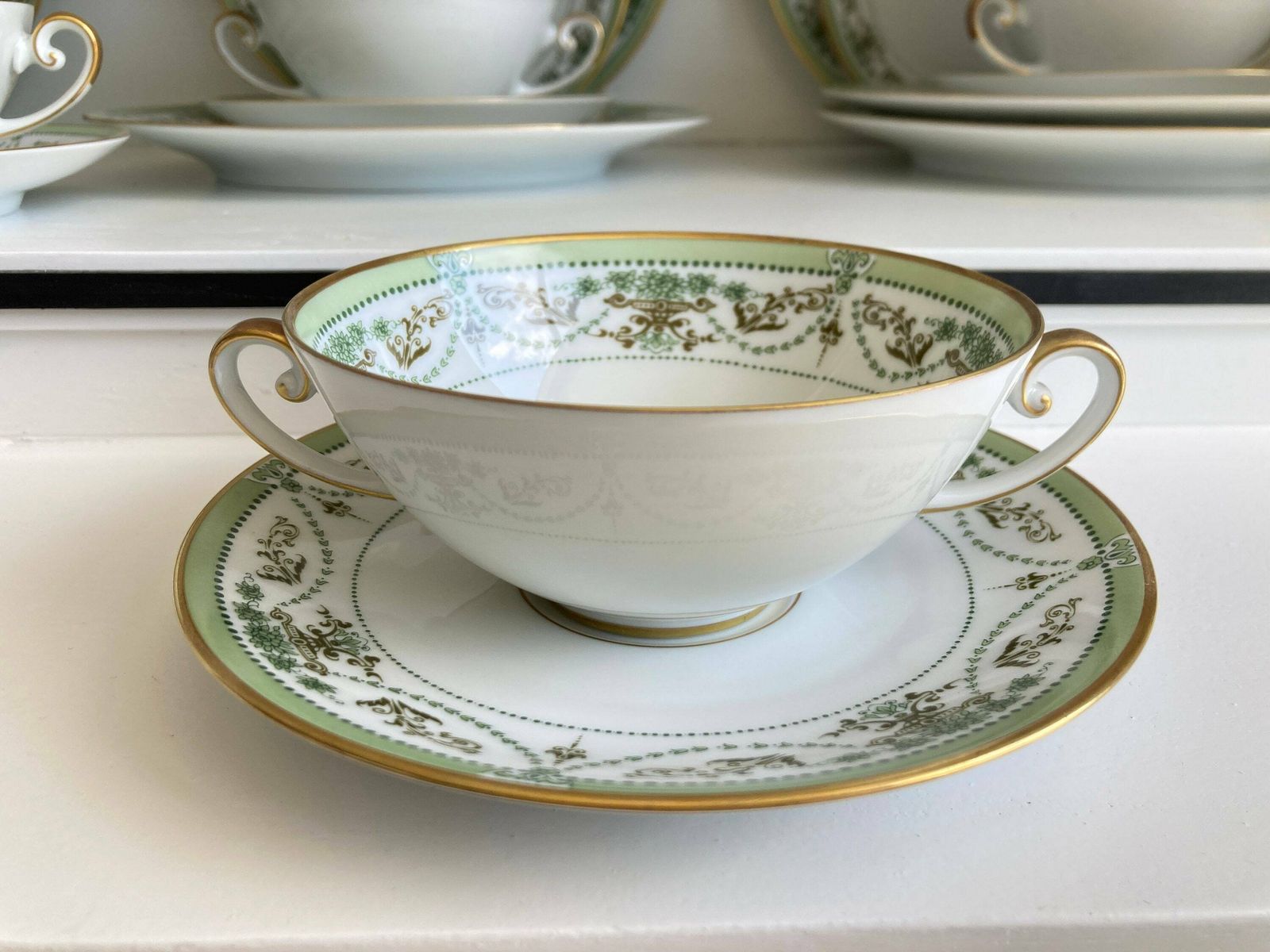 Porcelain Soup Set | Cream Soup Cup (8) And Saucer (8) | White And Green Guirlandes | Hutschenreuther photo vinterior