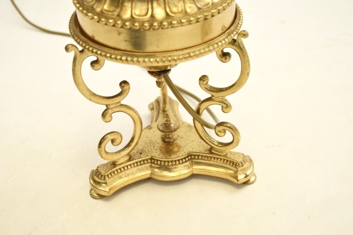 photo furniture Pair Of Antique French Gilt Metal And Ceramic Table Lamps