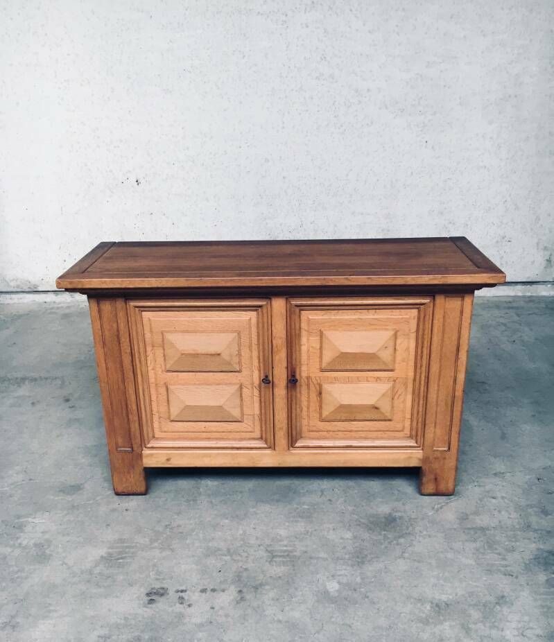 Meubels Brutalistisch Handgemaakt Eiken Kast Met 2 Deuren, België, Ca. Jaren 1950 photo