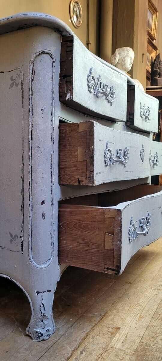 Patinated Chest Of Drawers With 4 Drawers   18th Century photo 3250.0