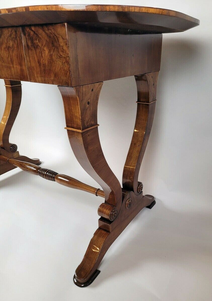 Biedermeier Desk In Walnut Veneer   Perfect Condition   Eagle Head Marquetry photo furniture