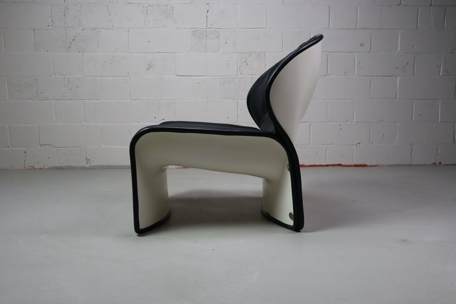 photo buy Lotus Armchair By André Vandenbeuck For Strässle International, 1969