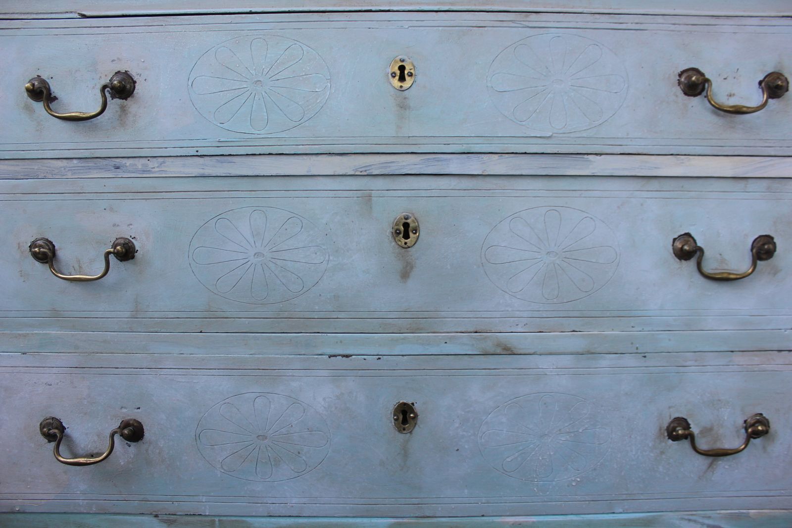 photo furniture Elegant 18th Century Painted Gustavian Commode, C.1770. Original Patina, Mahogany And Oak Craftsmanship, Swedish Neoclassical Design.
