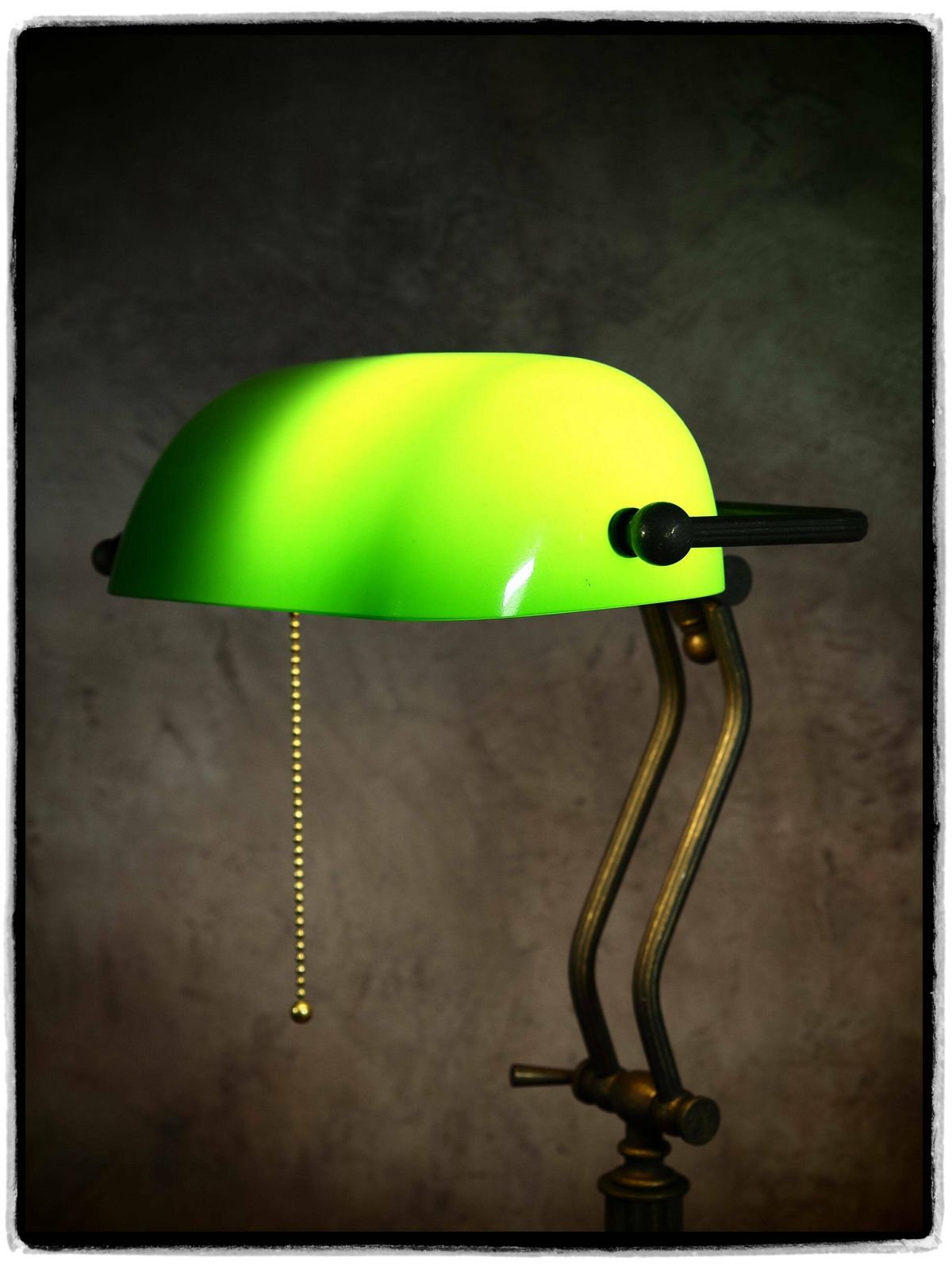 Classic Banker's Lamp   Green Glass Shade With High Gloss Brass For Timeless Elegance photo 429.0