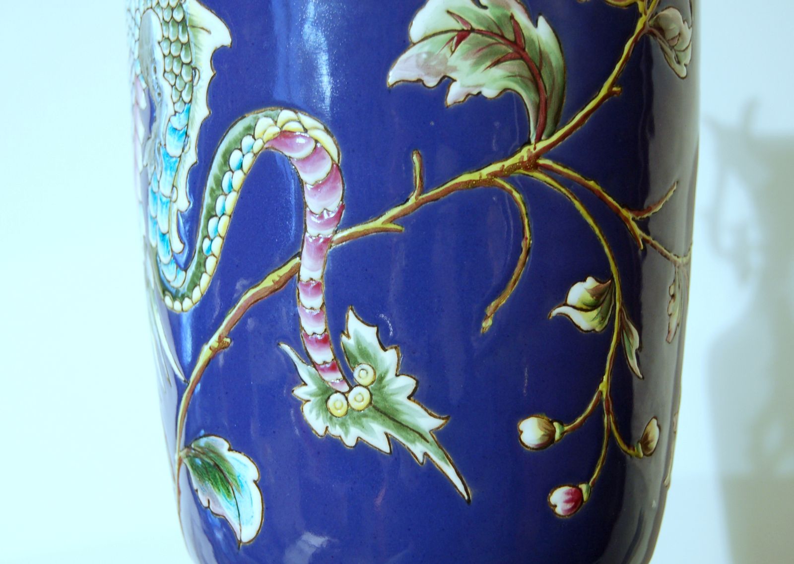 photo furniture Satsuma Taizan Vase / Meiji Period Japan 19th Century / Bronze Inserts
